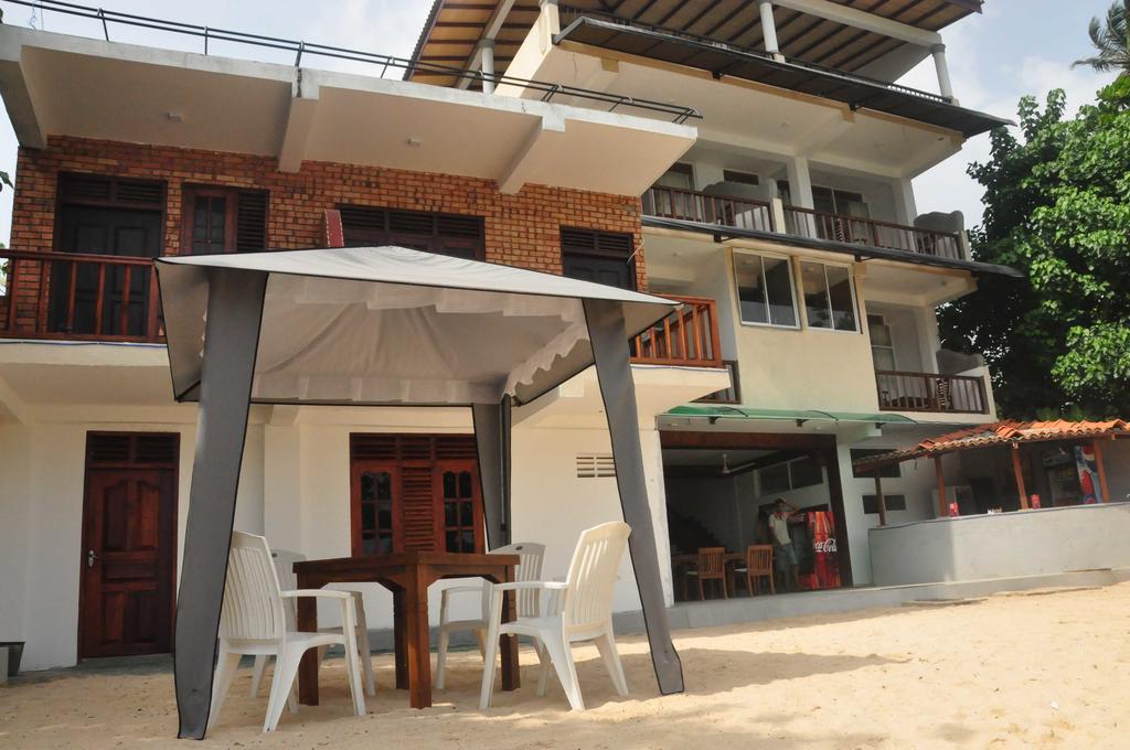 Горящие туры в отель Wave Beach Resort Унаватуна Шри-Ланка