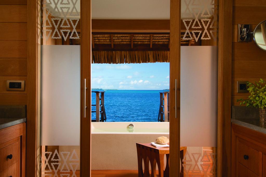 Reviews of tourists Four Seasons Resort Bora Bora