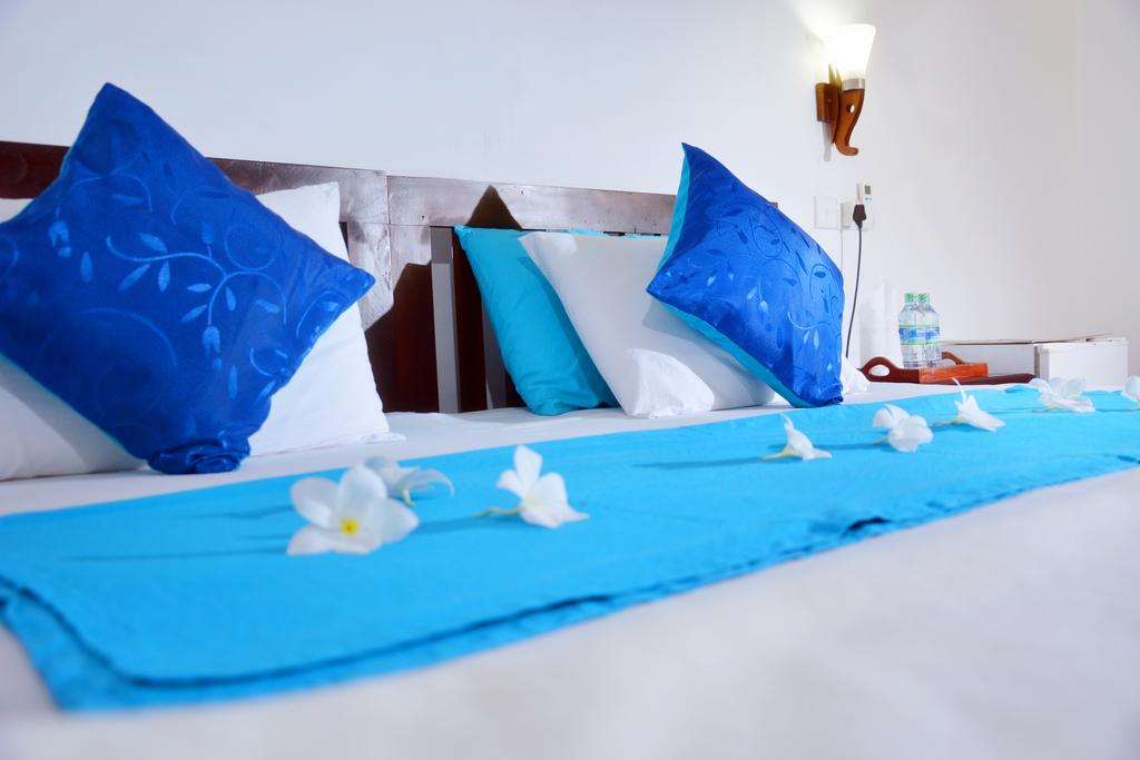 Горящие туры в отель Blue Sky Beach Resort Тальпе Шри-Ланка