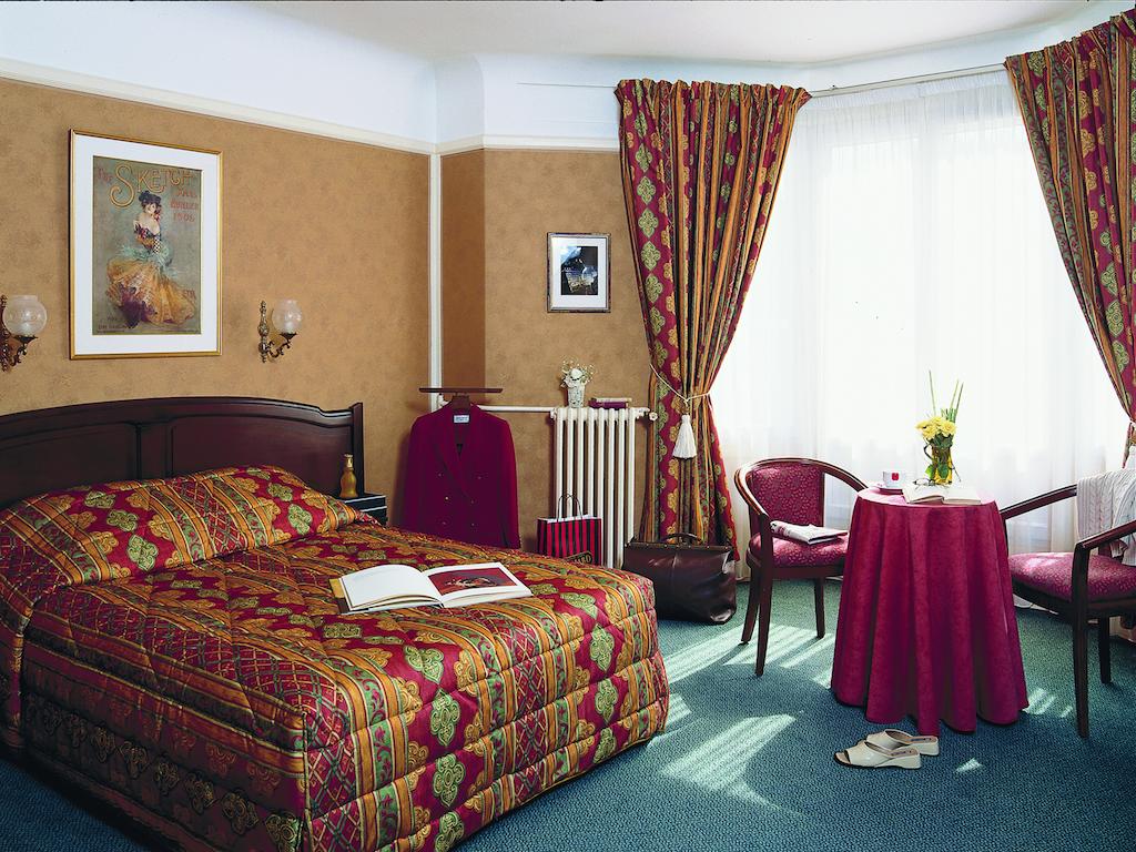 Горящие туры в отель Royal Fromentin Париж Франция