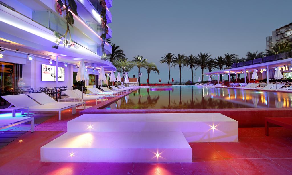 Opinie gości hotelowych Ushuaia Ibiza Beach (Adults Only+18 y.o.)