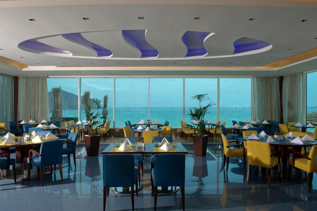 Oceanic Khorfakkan Resort & Spa, харчування