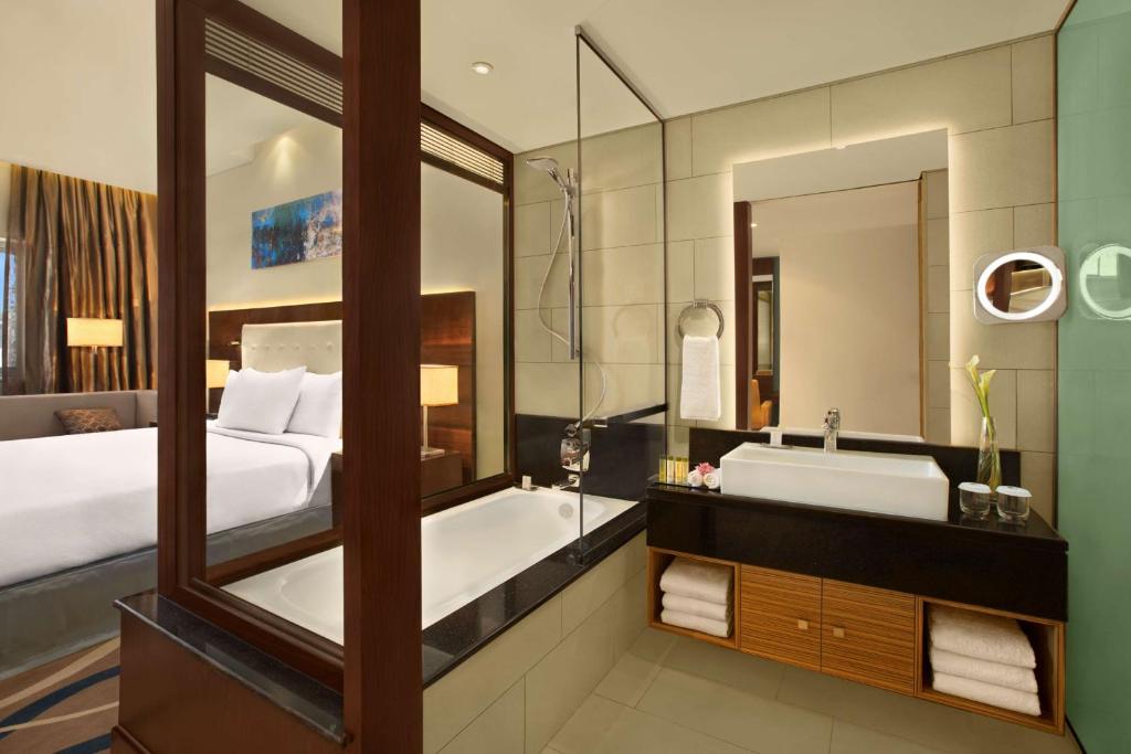 ОАЕ Doubletree by Hilton Hotel & Residences Dubai – Al Barsha