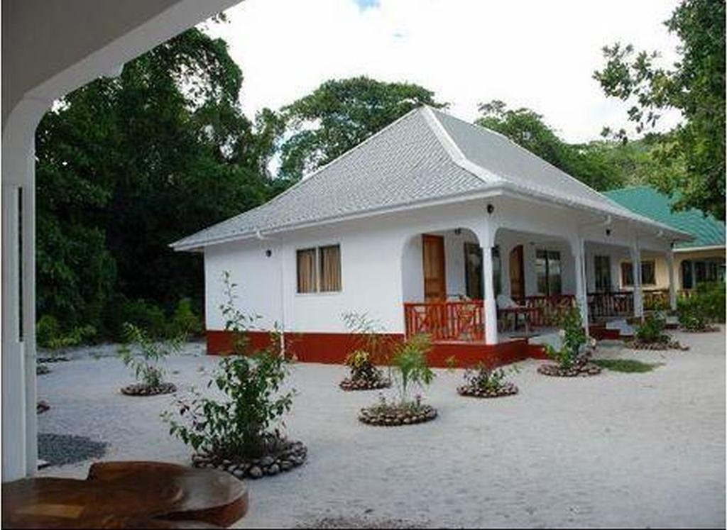 Маэ (остров) Casadani's Guest House