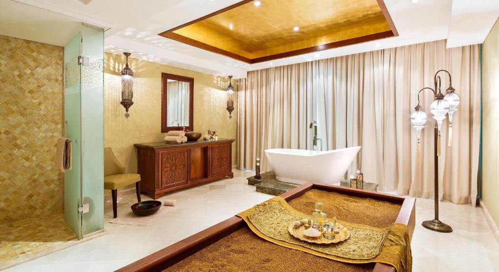 Відпочинок в готелі Marjan Island Resort & Spa Managed By Accor Рас-ель-Хайма ОАЭ