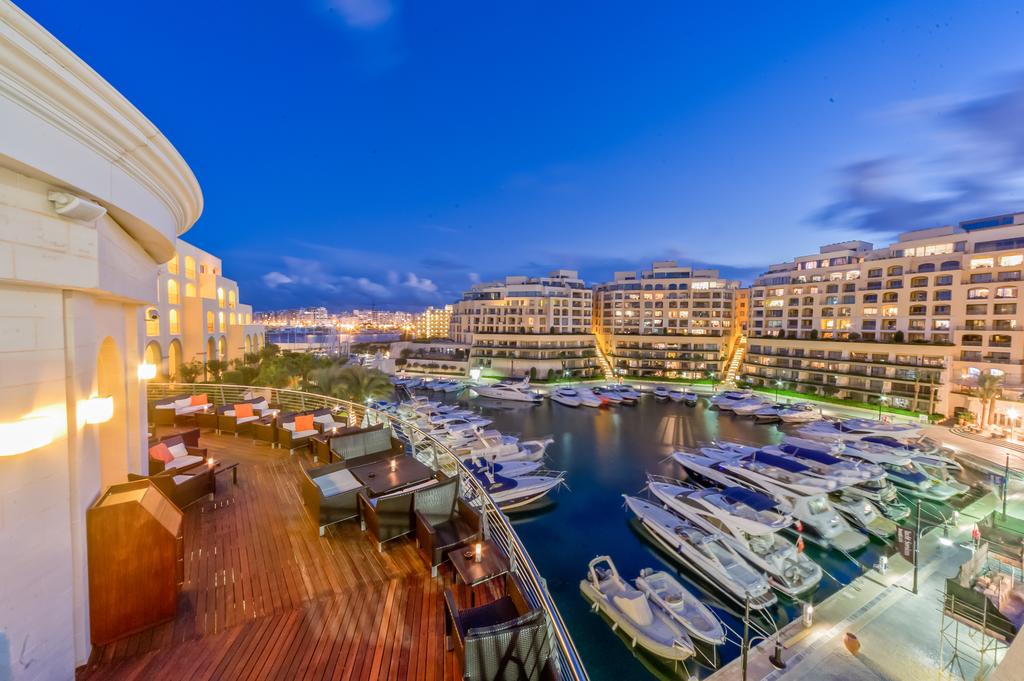 Reviews of tourists, Hilton-Malta Hotel