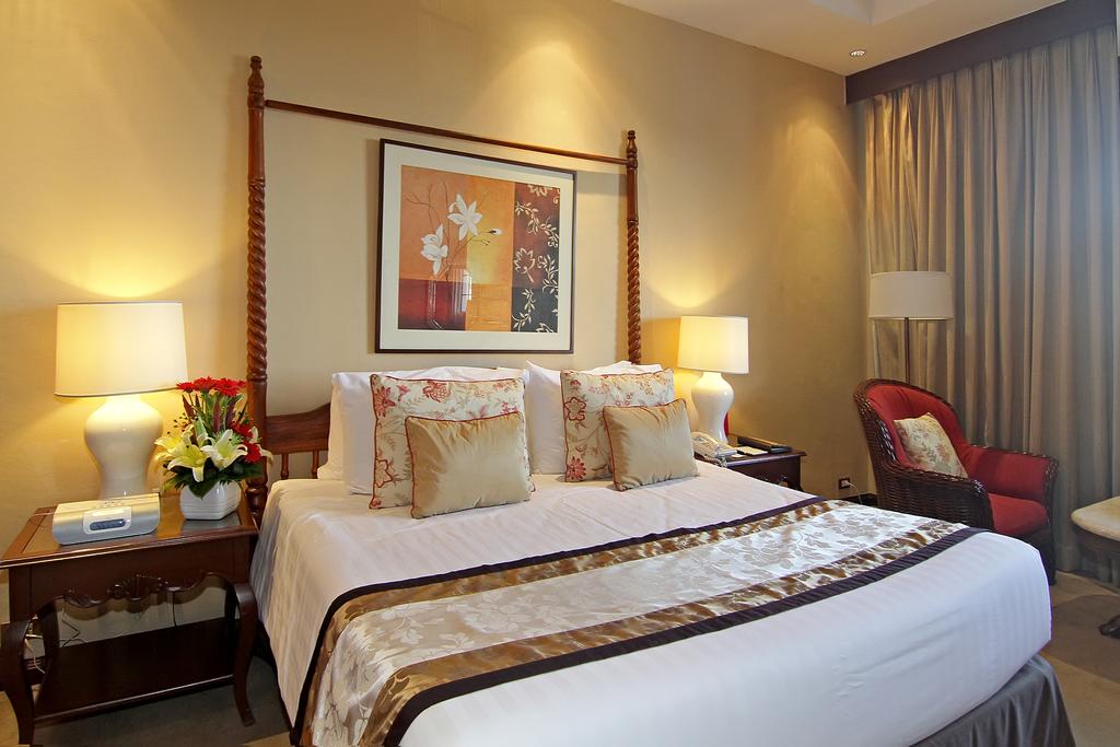 Відпочинок в готелі Manila Hotel Маніла