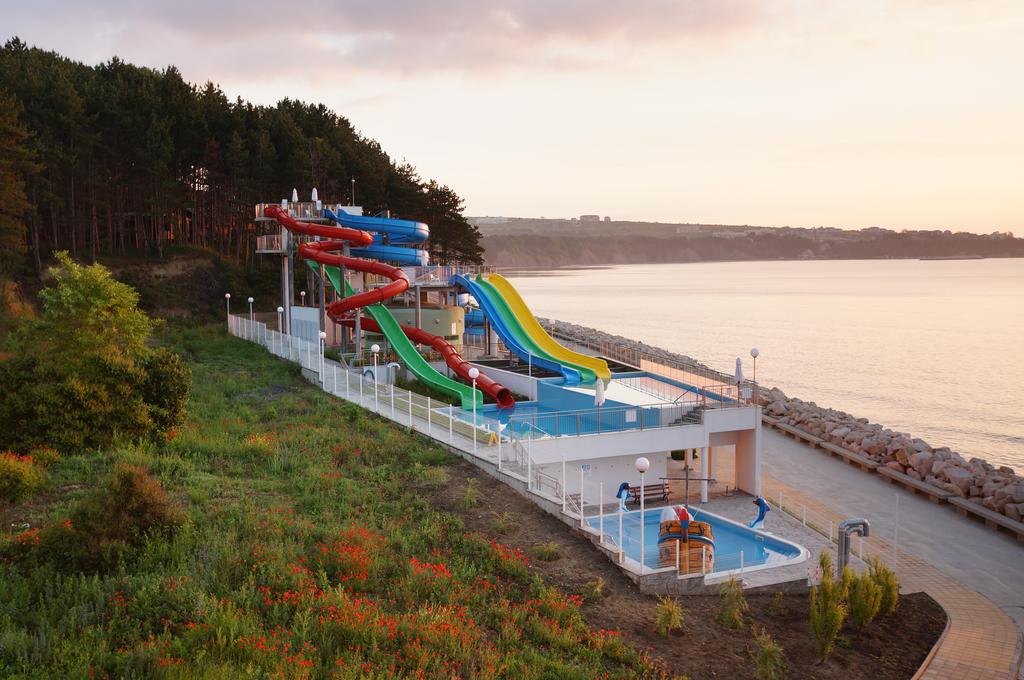 Відпочинок в готелі Sol Luna Bay Resort & Aquapark Обзор Болгарія