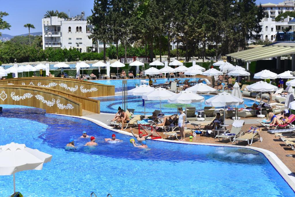 Тури в готель Azura Deluxe Resort & Spa Аланія Туреччина