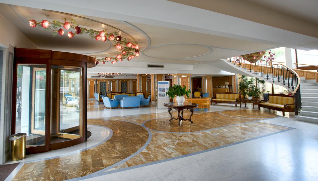 Горящие туры в отель Grand Hotel Flora Неаполитанский залив