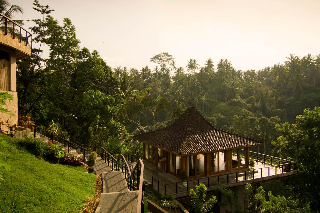 Bali, Indonezja) Kamandalu Resort