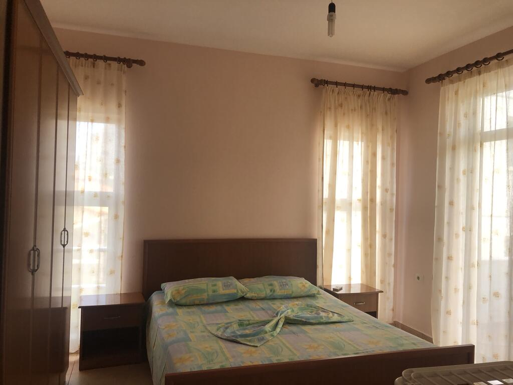 Відпочинок в готелі Vila Namiku Дуррес Албанія