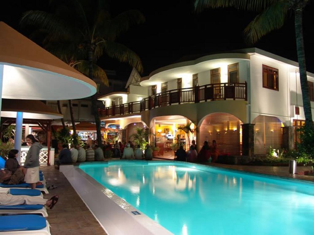 Тури в готель Gold Beach Resort Маврикій Маврикій