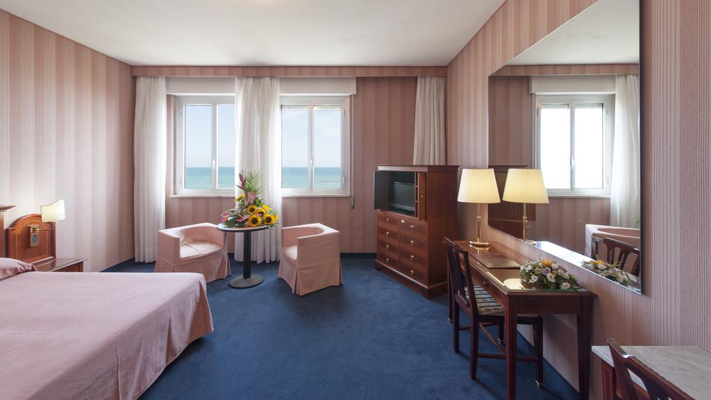 Фото готелю Esplanade
