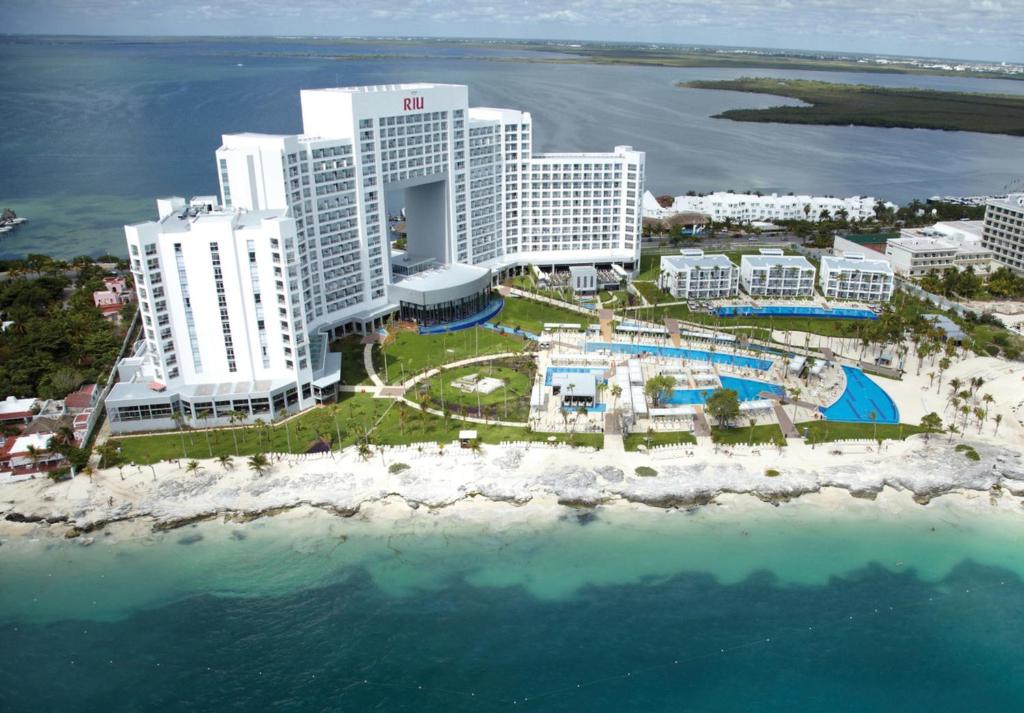 Горящие туры в отель Riu Palace Peninsula Канкун Мексика