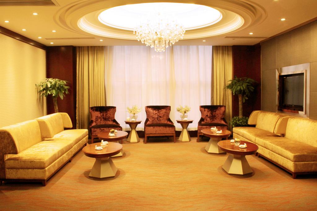Горящие туры в отель Central Hotel Shanghai Шанхай Китай