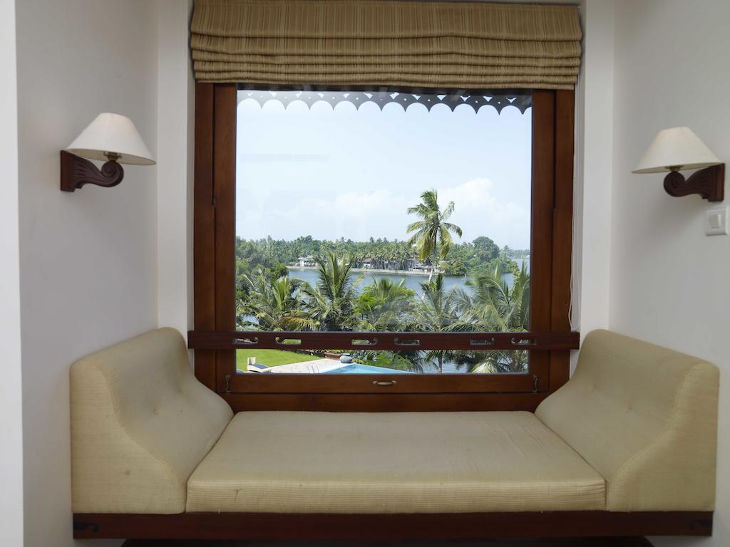 Відпочинок в готелі The Raviz Resort & Spa Ashtamudi