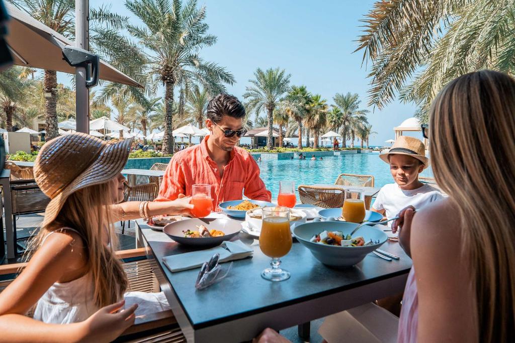 Відпочинок в готелі Hilton Ras Al Khaimah Beach Resort