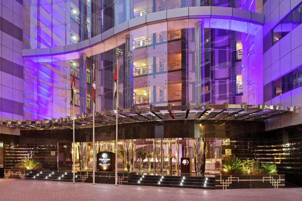 Doubletree by Hilton Hotel & Residences Dubai – Al Barsha, розваги