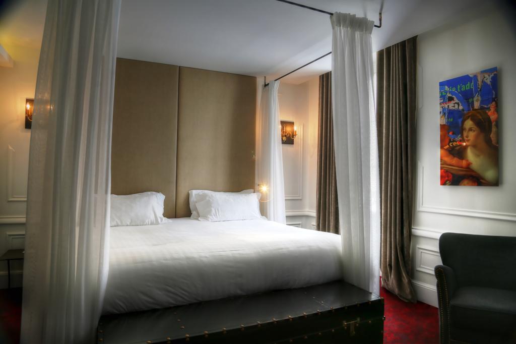 Горящие туры в отель Moliere Париж