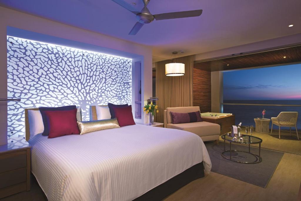 Hotel guest reviews Breathless Riviera Cancun Resort & Spa