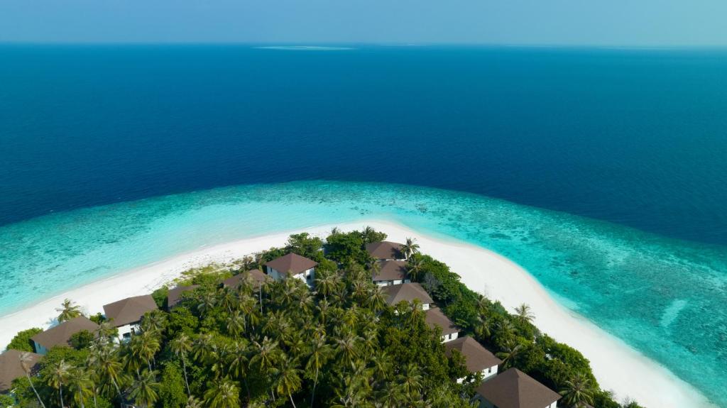 Avani+ Fares Maldives Resort, Баа Атолл, Мальдивы, фотографии туров