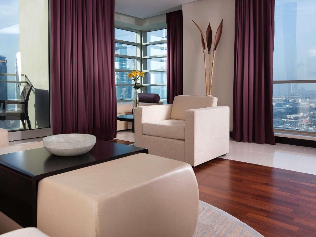 Готель, ОАЕ, Дубай (пляжні готелі), Pullman Dubai Jumeirah Lakes Towers