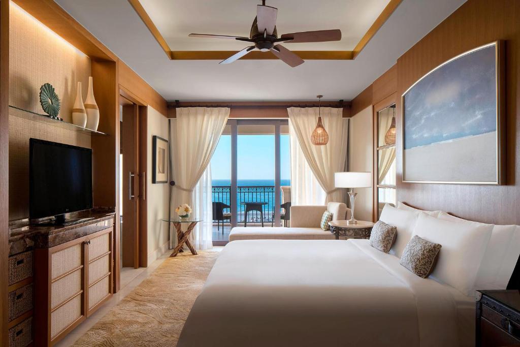 Відгуки про готелі St. Regis Saadiyat Island Resort Abu Dhabi