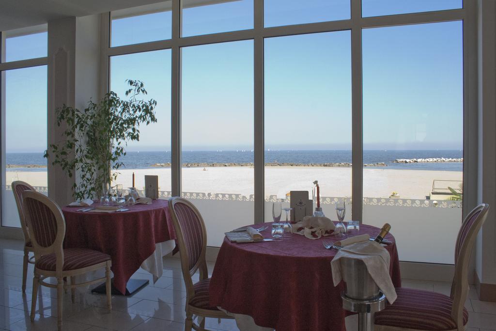 Гарячі тури в готель Imperial Beach (Rimini)