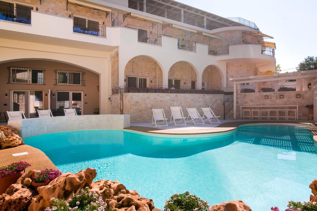 Neikos Mediterraneo Luxury Suites Греция цены