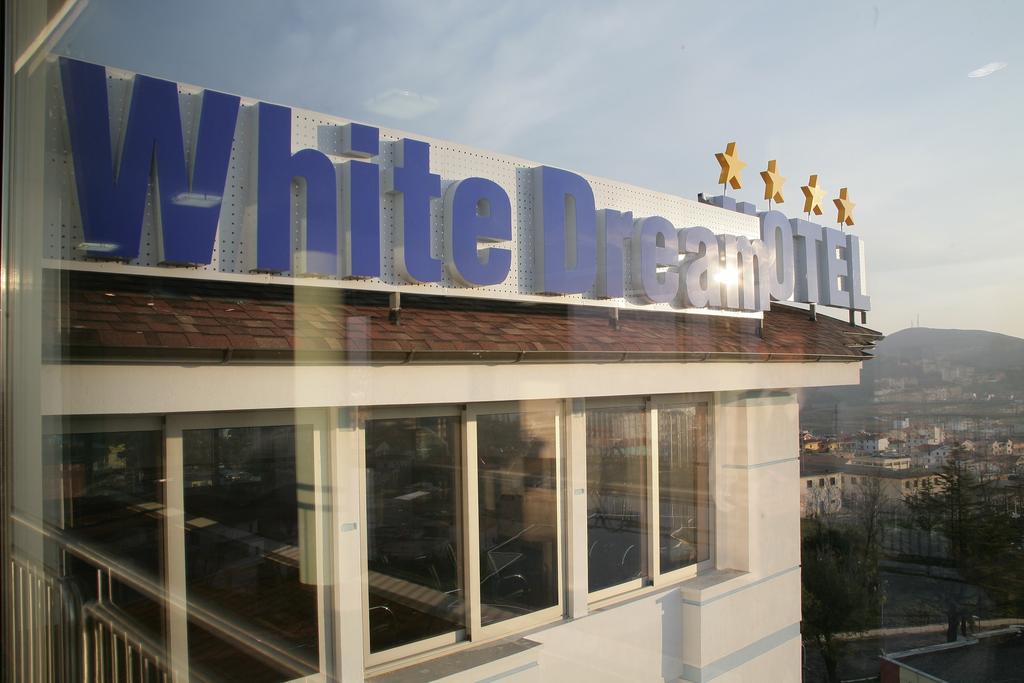 Hotel White Dream, фото