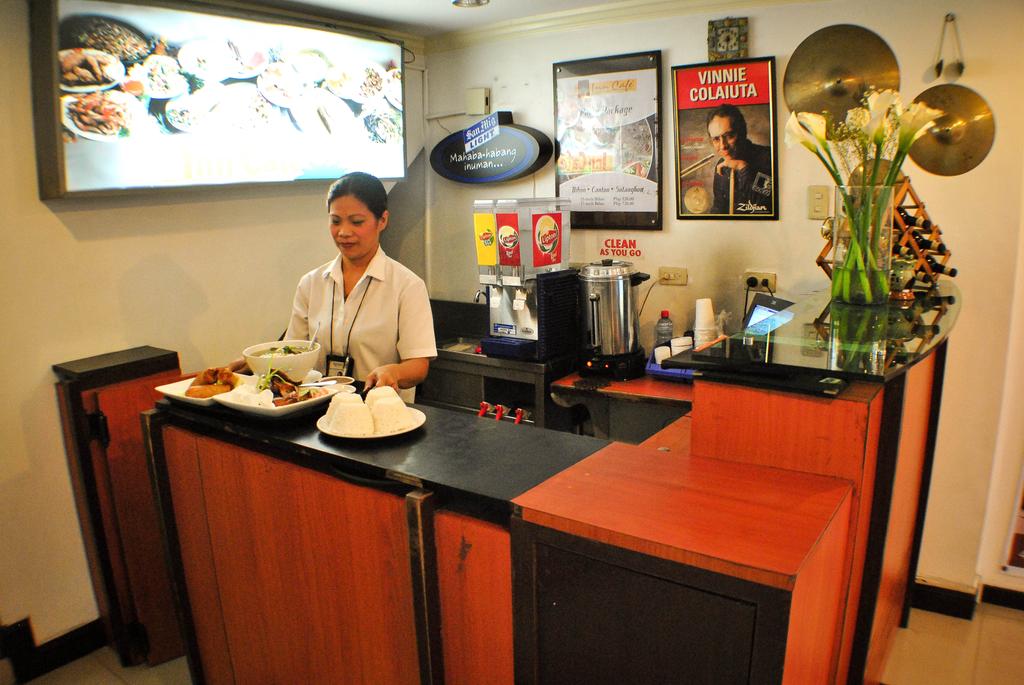 Fersal Hotel Manila цена
