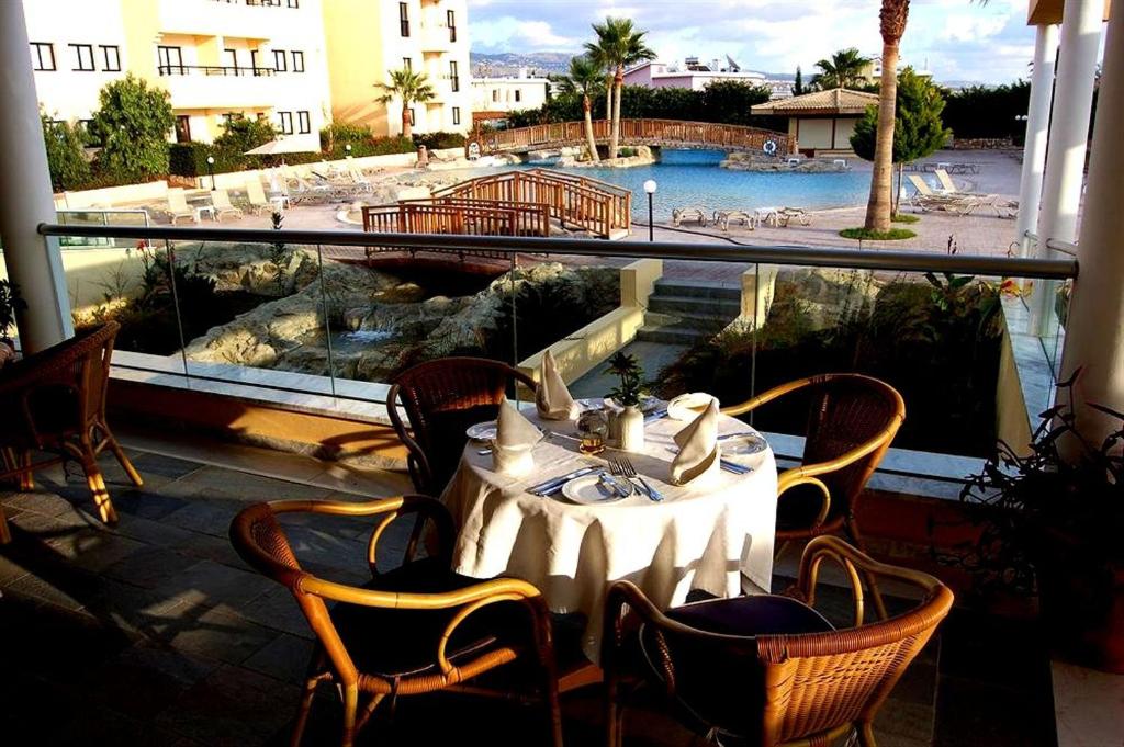 Туры в отель Panareti Coral Bay Resort Пафос Кипр