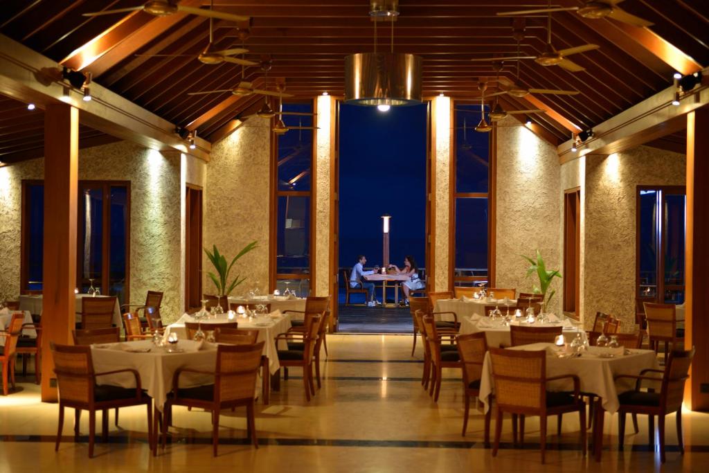 Туры в отель Villa Nautica Resort (ex.Paradise Island Resort) Северный Мале Атолл Мальдивы