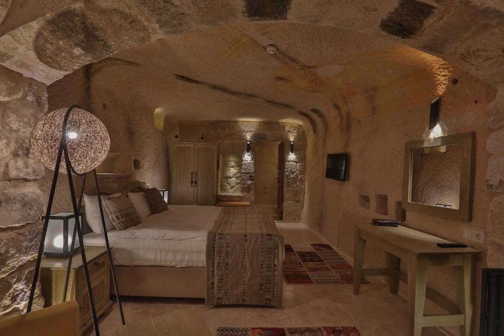 Hotel, Acropolis Cave Suite