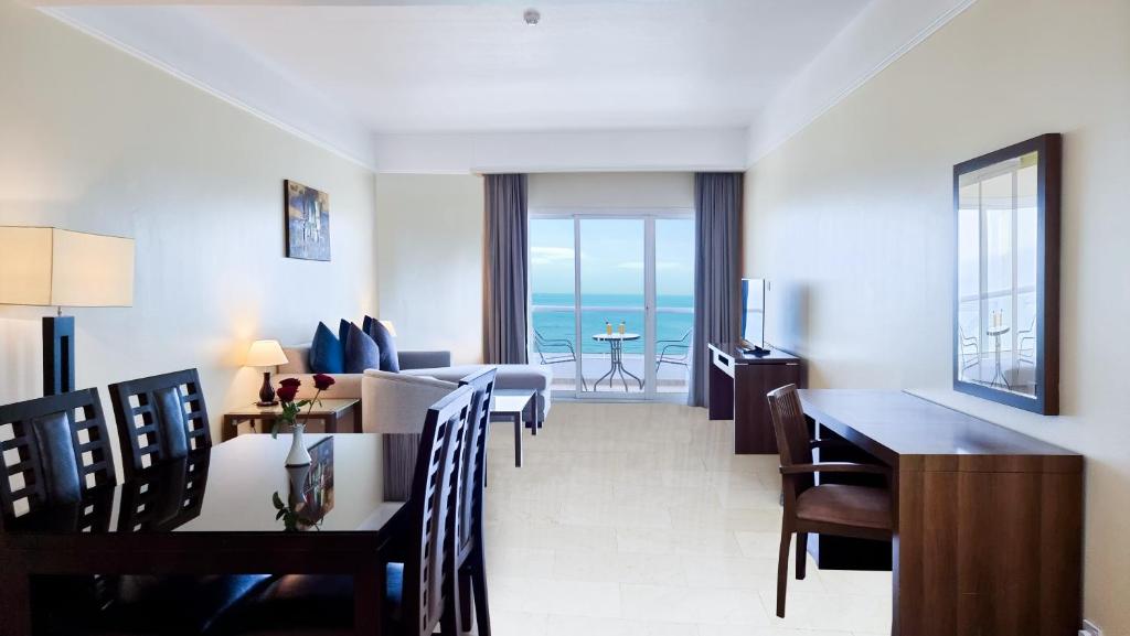Отель, ОАЭ, Аджман, Ramada Beach Hotel Ajman