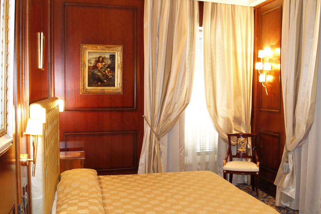 Hot tours in Hotel Boutique Hotel Trevi Rome