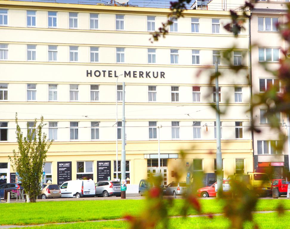 Горящие туры в отель Merkur