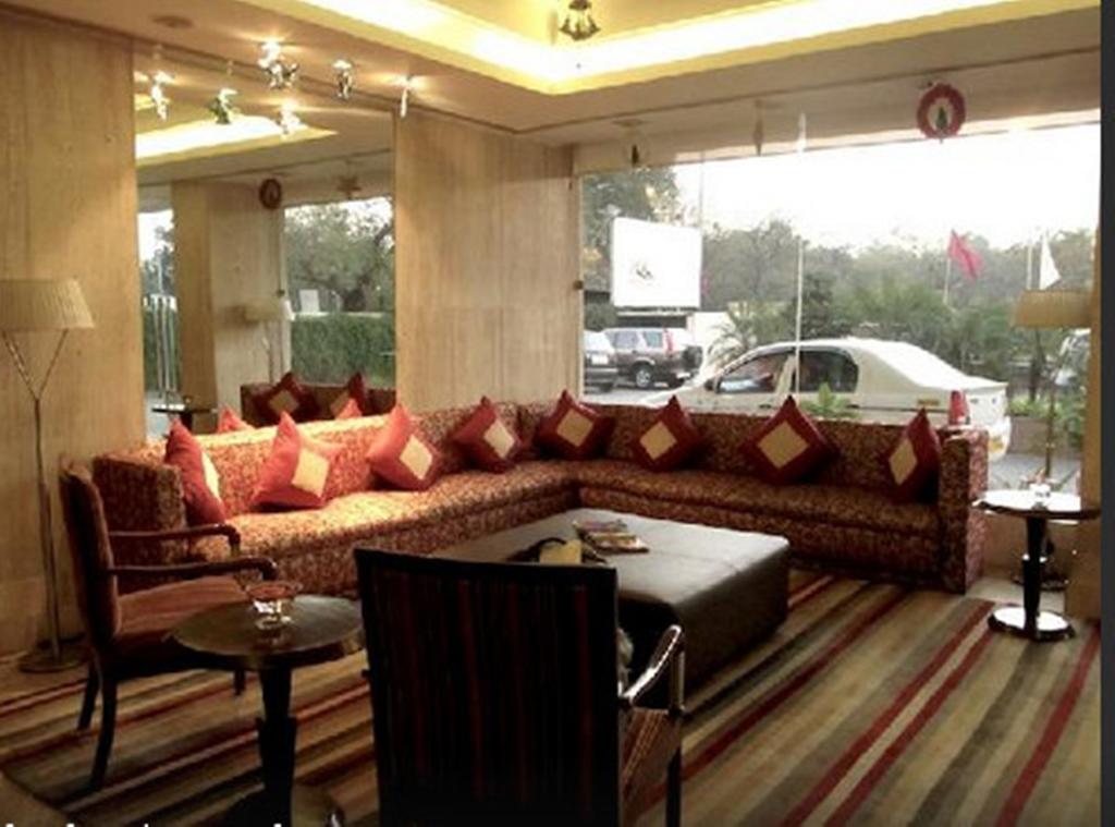 Тури в готель Royal Orchid Central Джайпур