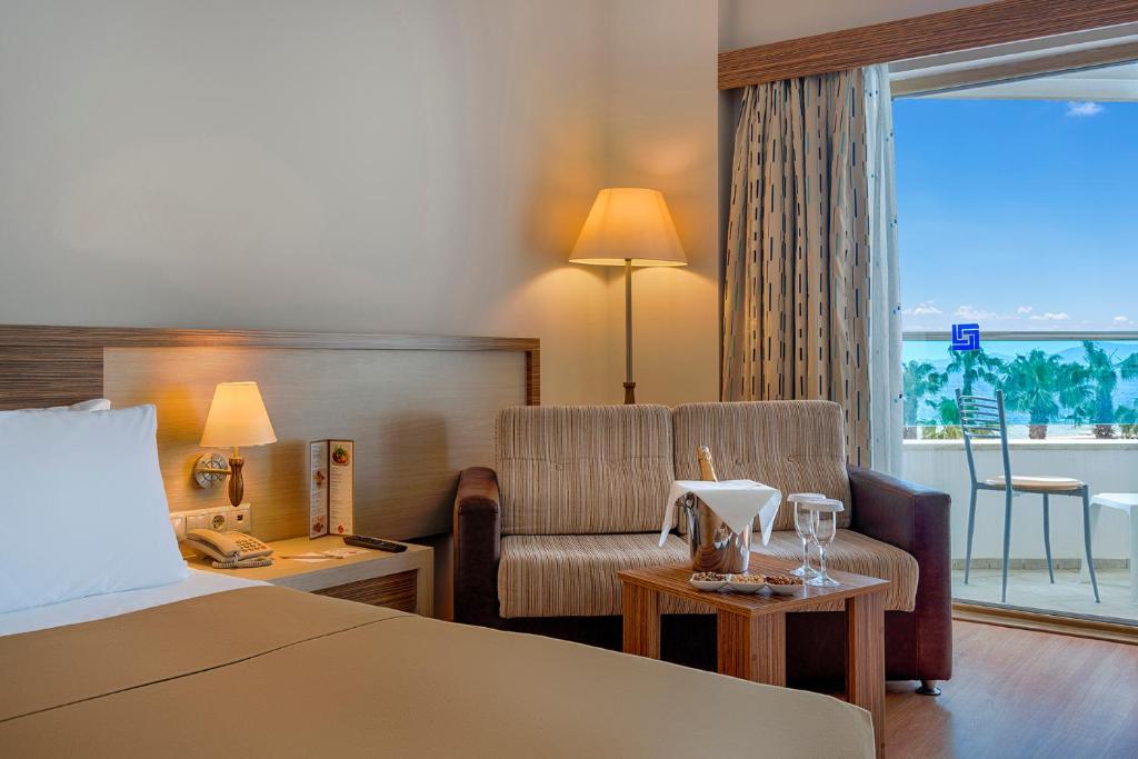 Oferty hotelowe last minute Azure By Yelken Hotel (ex. Grand Park Bodrum) Bodrum Turcja