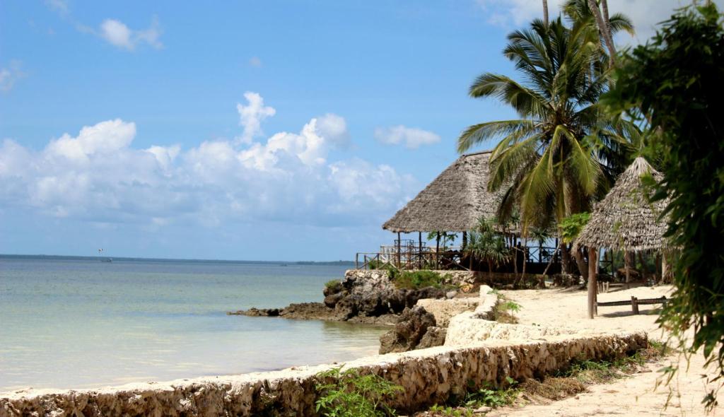 Горящие туры в отель Coconut Tree Village Beach Resort Уроа