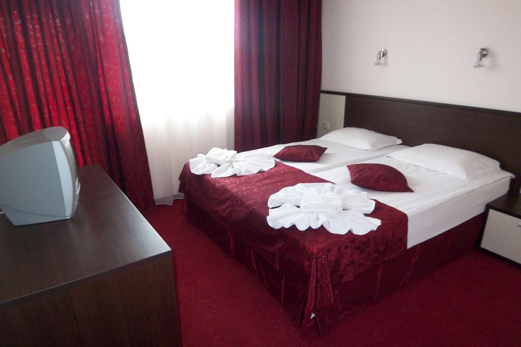 Горящие туры в отель Peshev Несебр Болгария