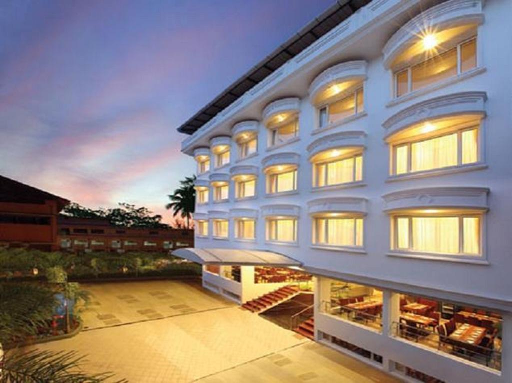 Горящие туры в отель Cochin Palace Керала