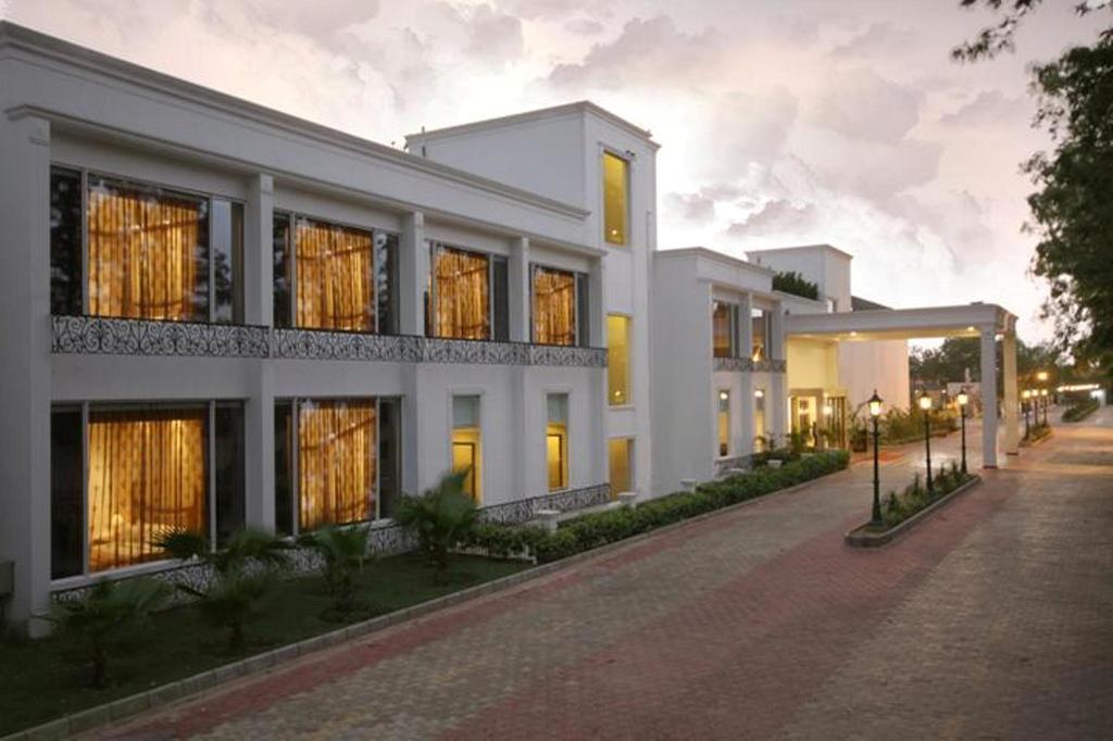 Відпочинок в готелі Country Inn & Suites by Carlson Delhi Satbari
