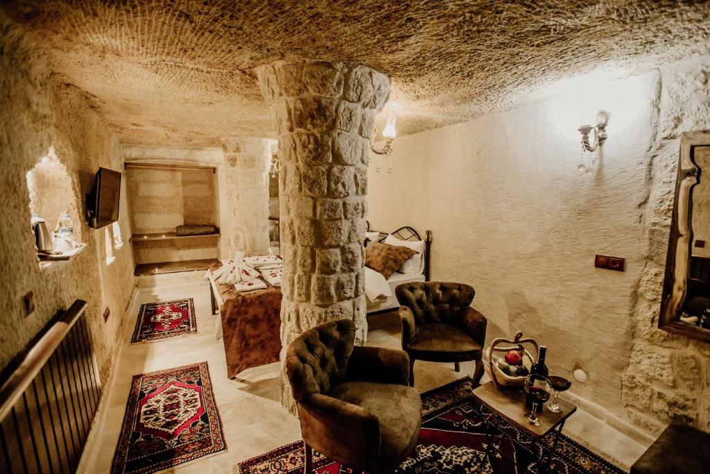 Фото отеля Romantic Cave Hotel