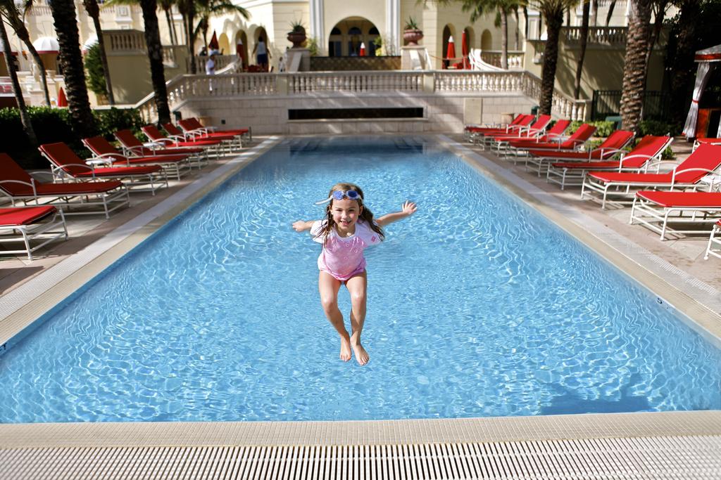 Hotel rest Acqualina Resort & Spa on the Beach Miami USA