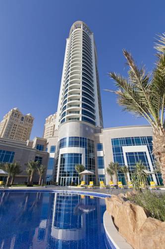 Hilton Doha photos of tourists
