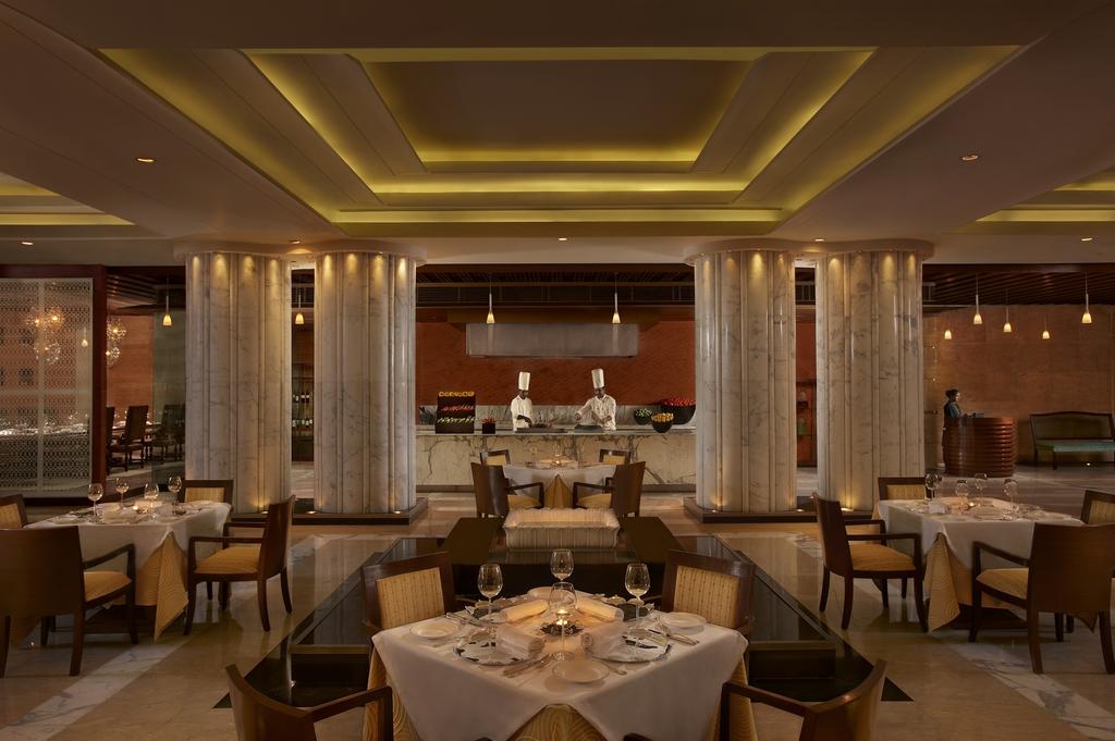 The Leela Ambience Gurgaon Hotel & Residences Индия цены