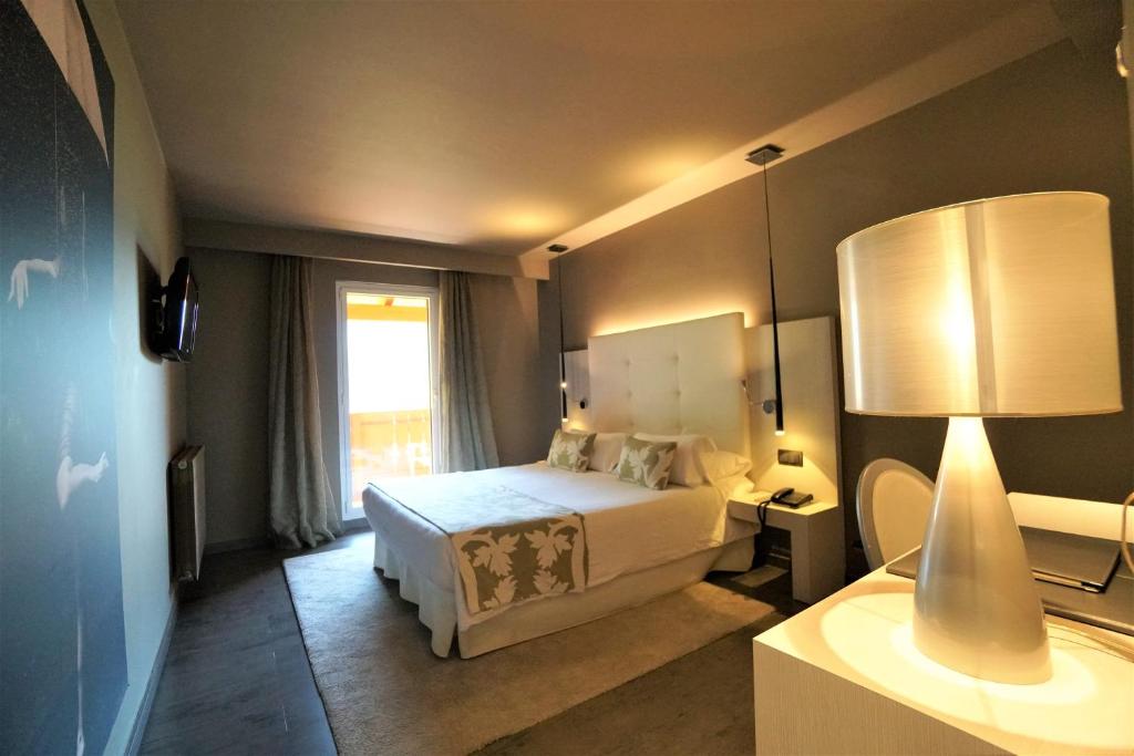 Відпочинок в готелі Hotel & Spa Xalet Bringue Ордіно-Аркаліс Андорра