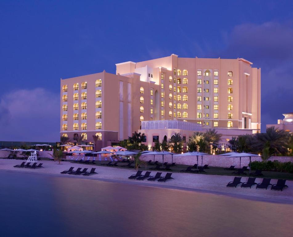 Горящие туры в отель Traders Hotel (ex. Traders Hotel Qaryat Al Beri)